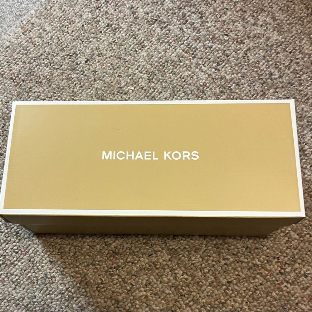 🆕 MICHAEL Michael Kors Cherry Lemon MK Charm Flip Flops - Picture 10 of 11